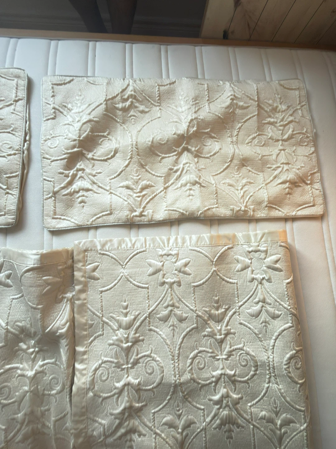 White Quilted Bedspread Set with Pillow Shams