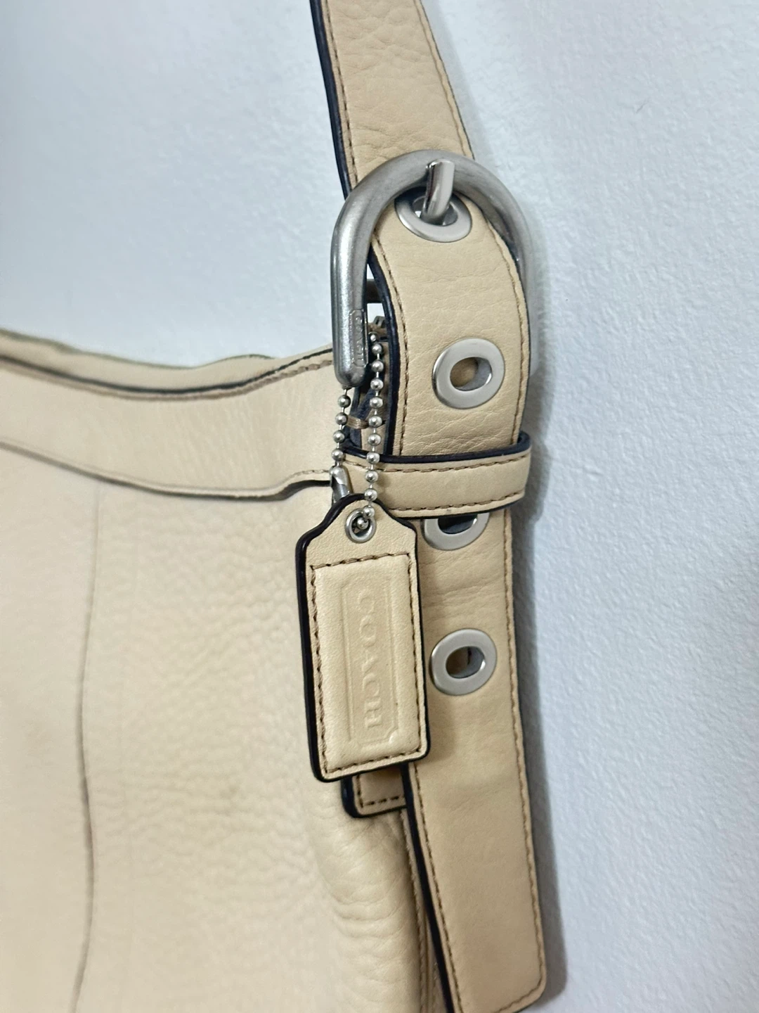 Coach Cream Leather Hobo Bag - photo 2