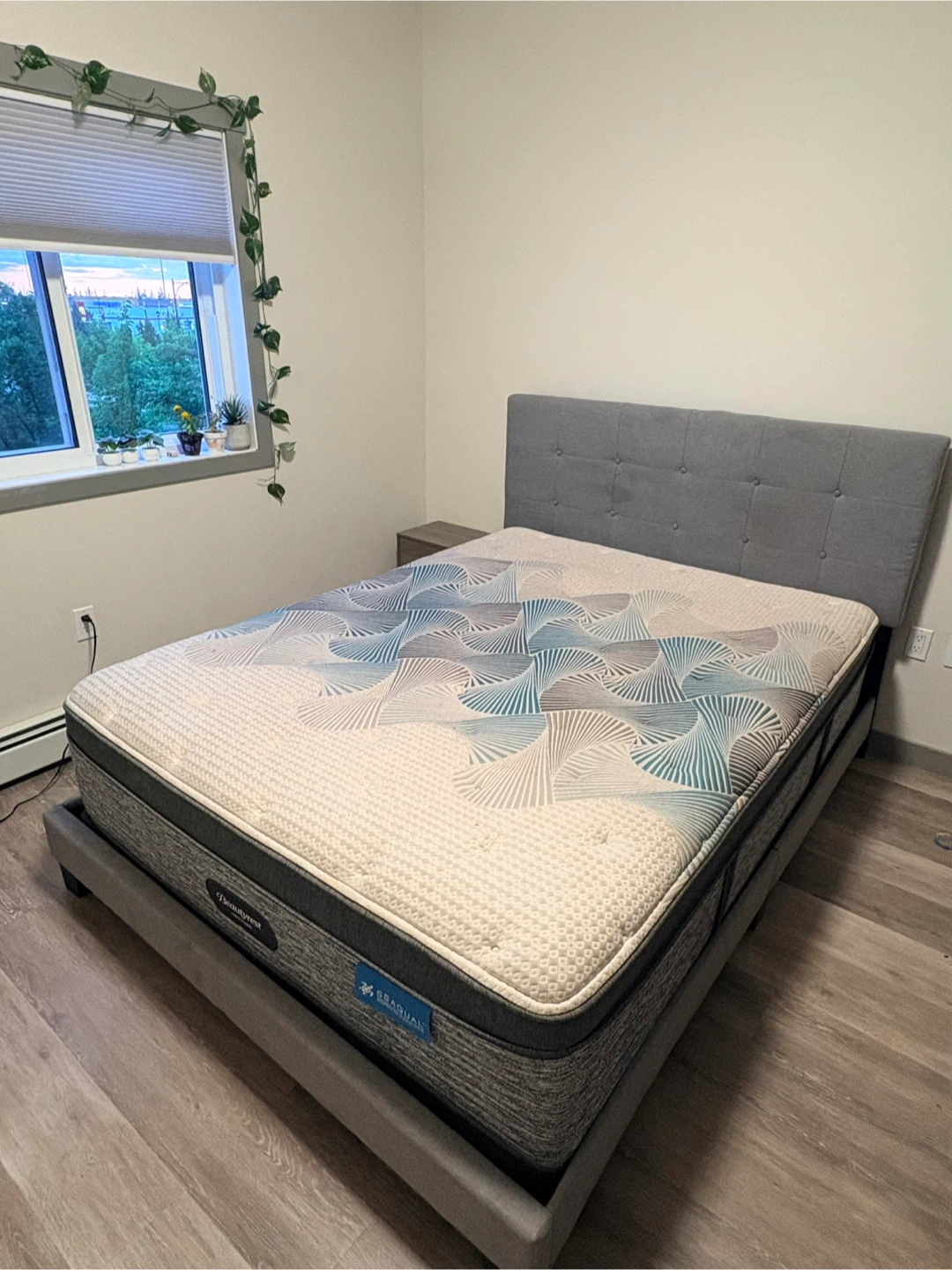 Queen Bed Set – Bed Frame, Mattress & Boxbase - photo 2