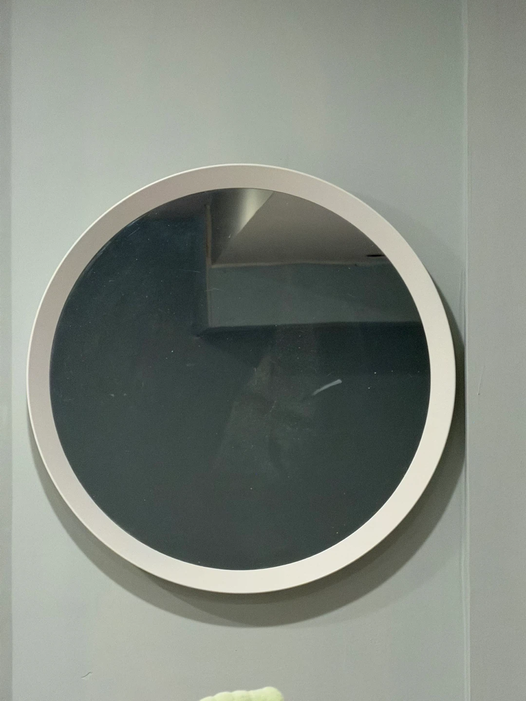 Round Wall Mirror with White Frame