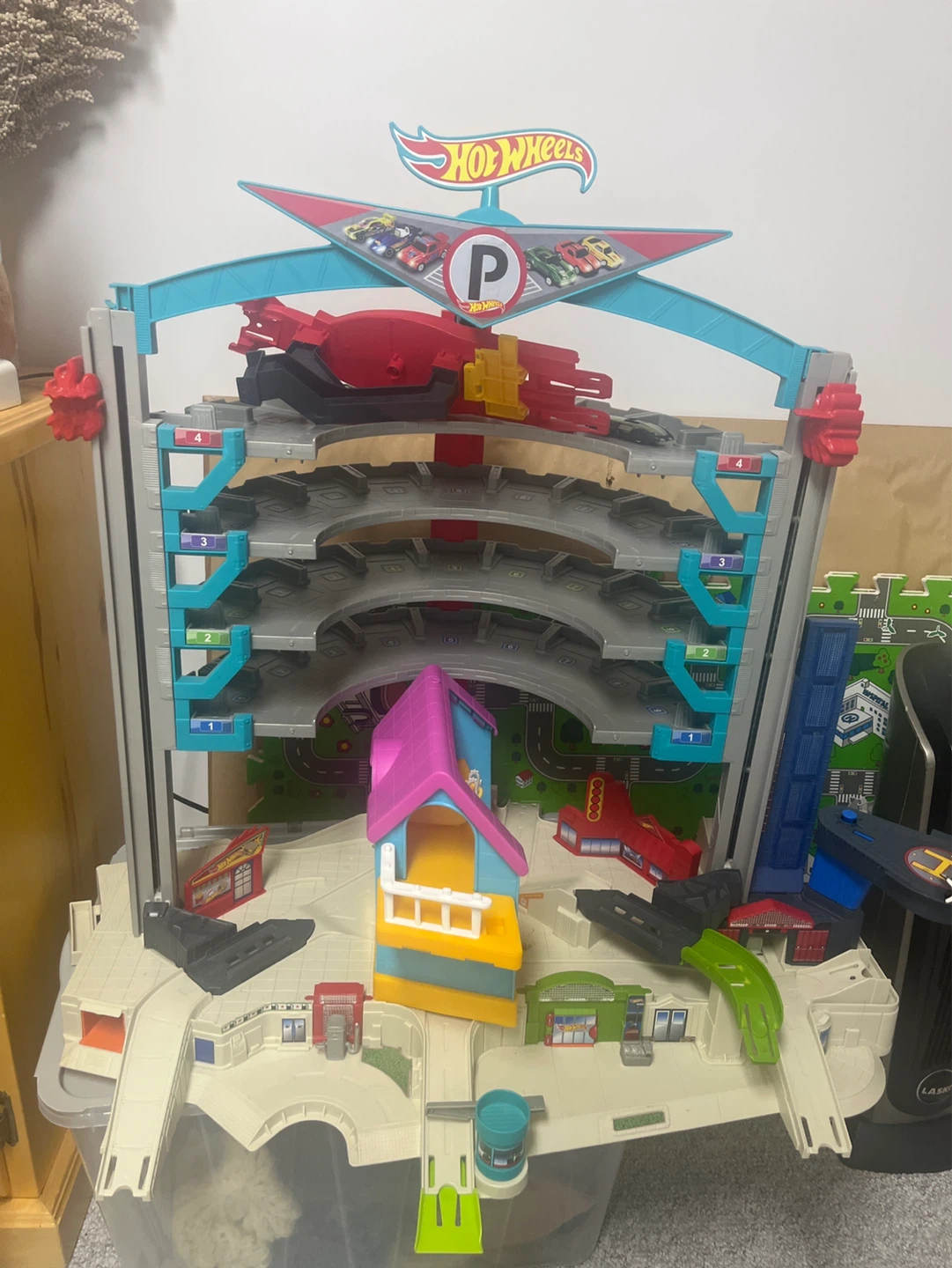 Hot Wheels Multi-Level Garage Playset