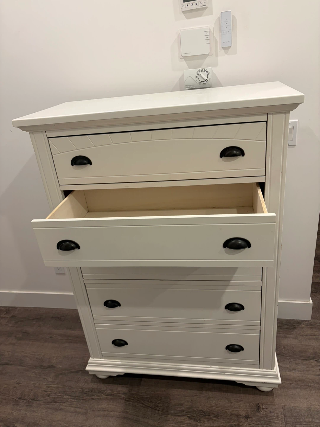 The Brick white dresser solid wood - photo 3
