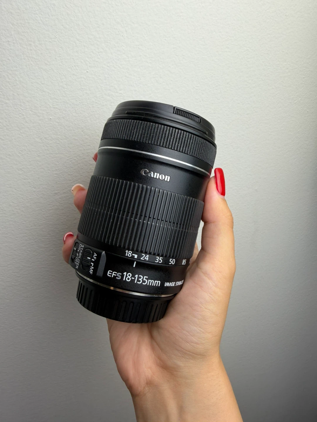 Canon EF-S 18-135mm f/3.5-5.6 IS Lens - photo 2