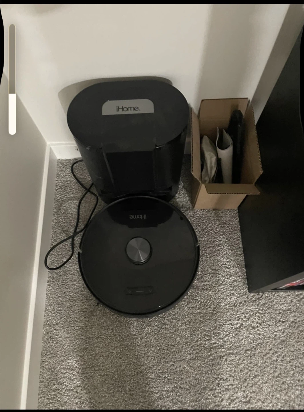 iHome Robot Vacuum with Charging Base