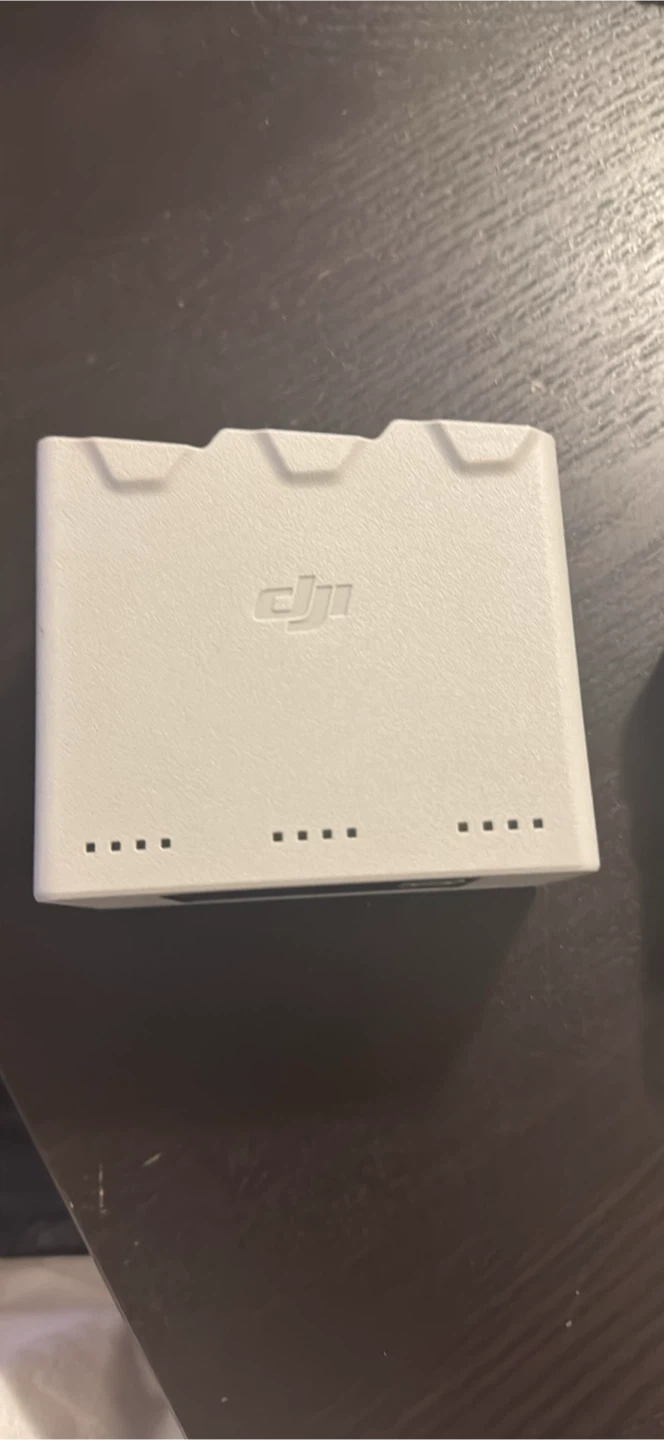 DJI Mini 4 Pro Two-Way Charging Hub and 2 Batteries - photo 3