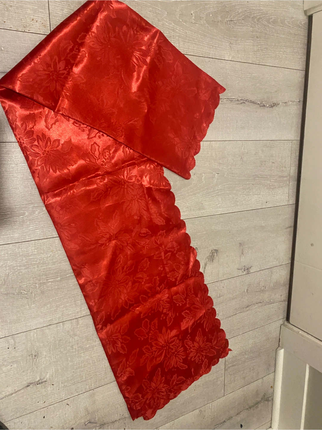 Red Decorative Table Runner - photo 2