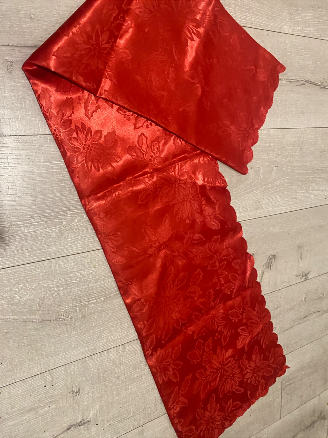 Red Decorative Table Runner - photo 3