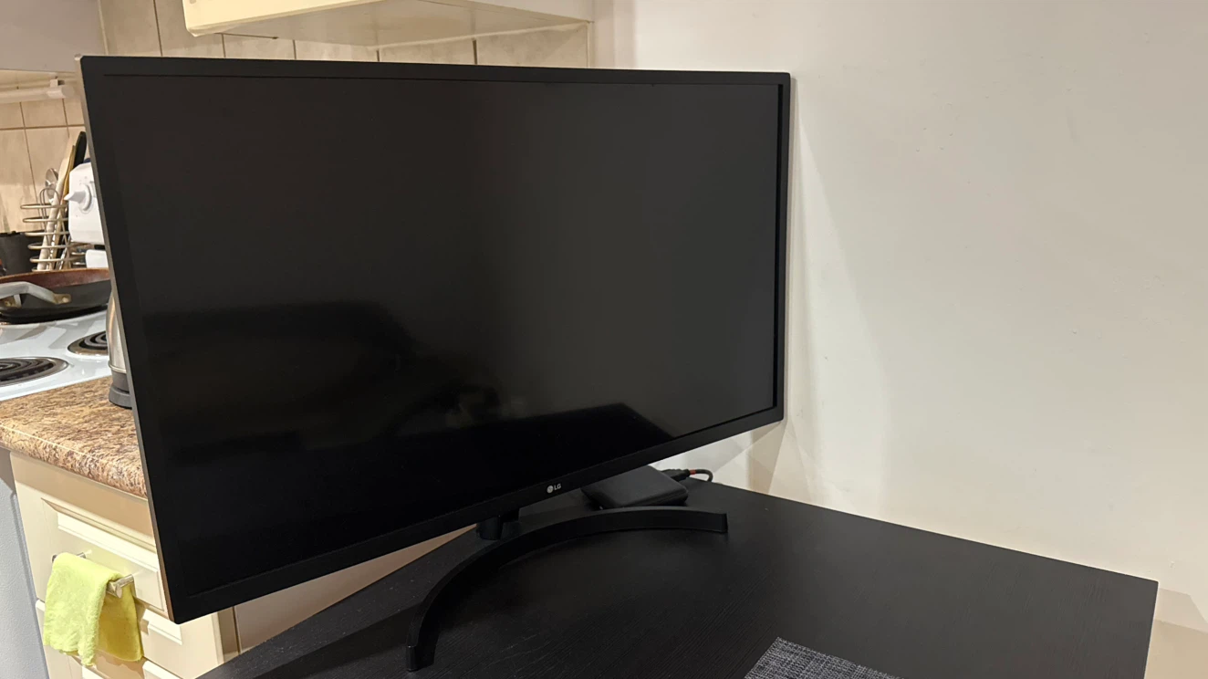 LG Computer Monitor - photo 2