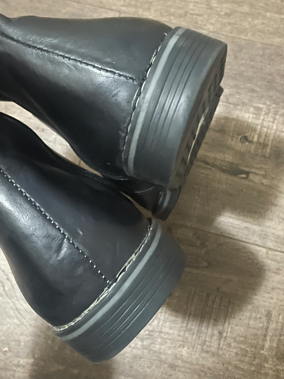 Black Leather Zipper Ankle Boots - photo 4