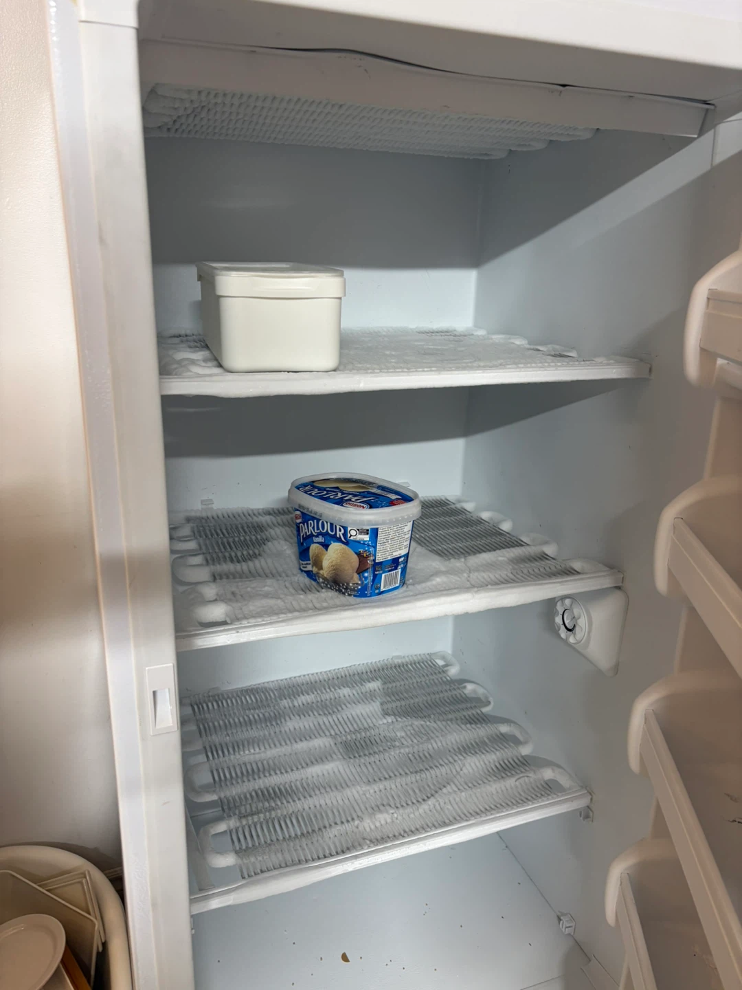 Kenmore upright freezer - photo 3