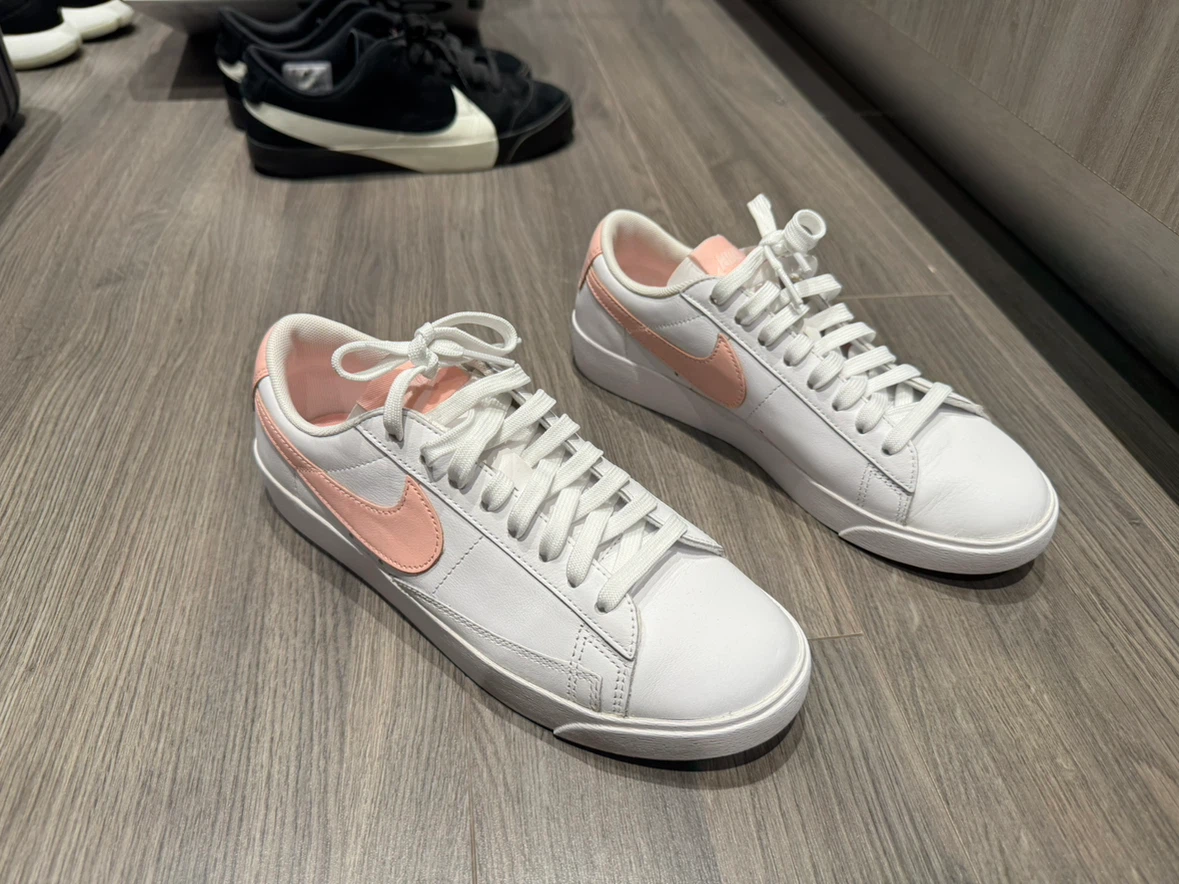 Moving sales- must go Nike Blazer Low White Pink Sneakers