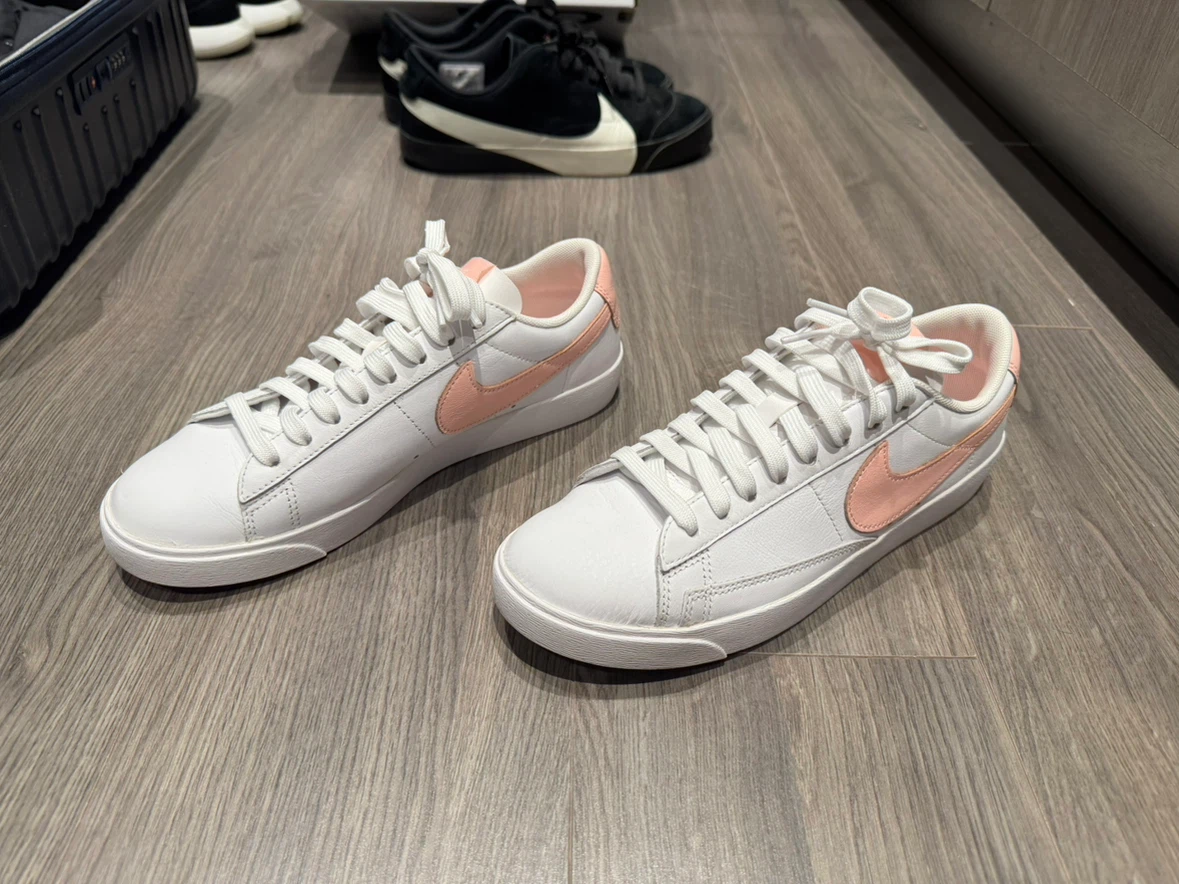 Moving sales- must go Nike Blazer Low White Pink Sneakers - photo 2