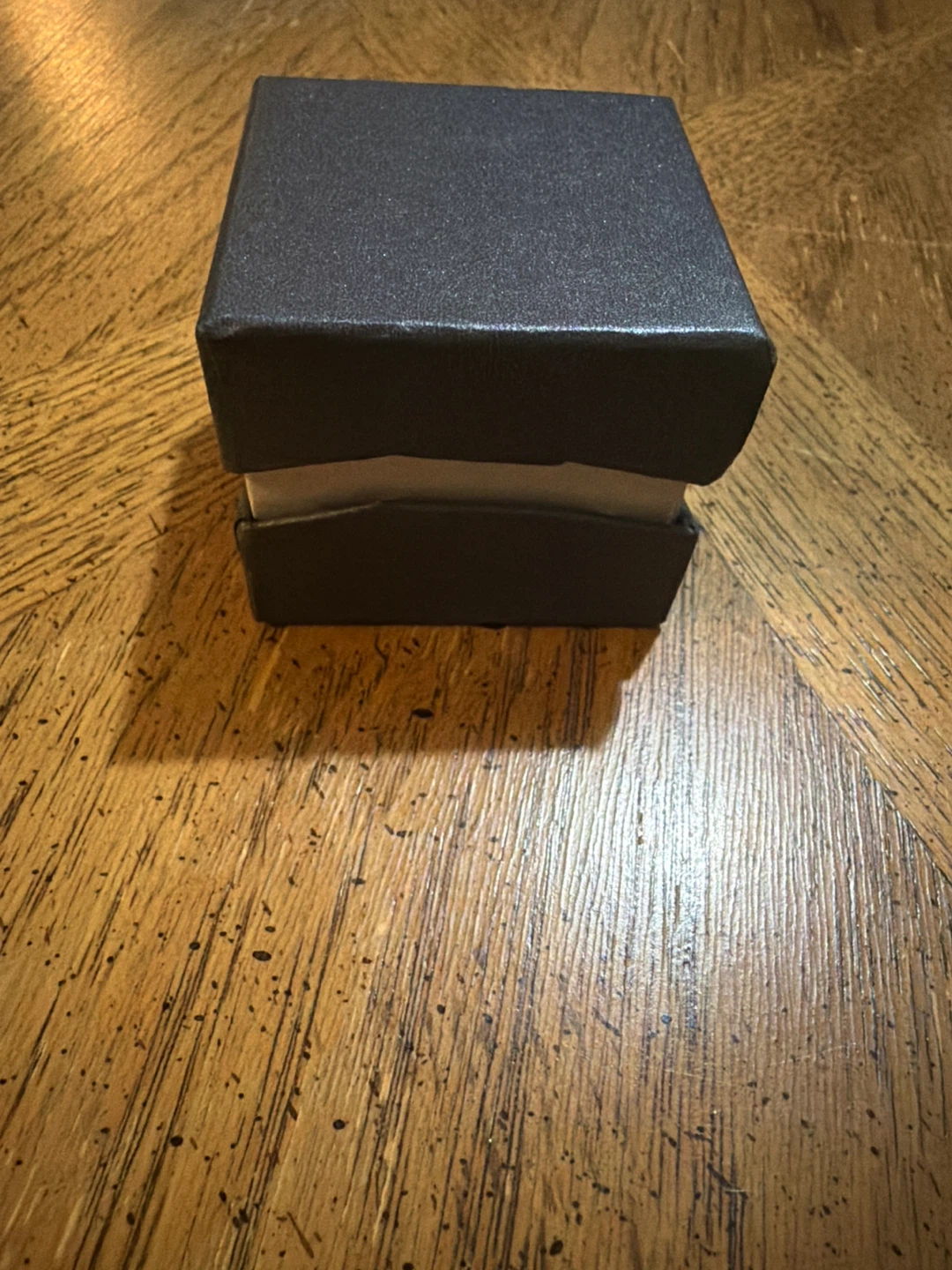 Silver band ring in box - photo 2