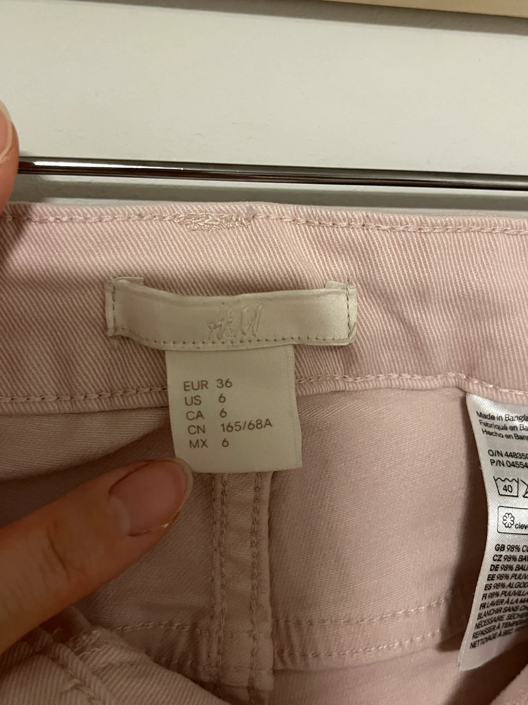 H&M Pink Denim Shorts Size 6 - photo 3