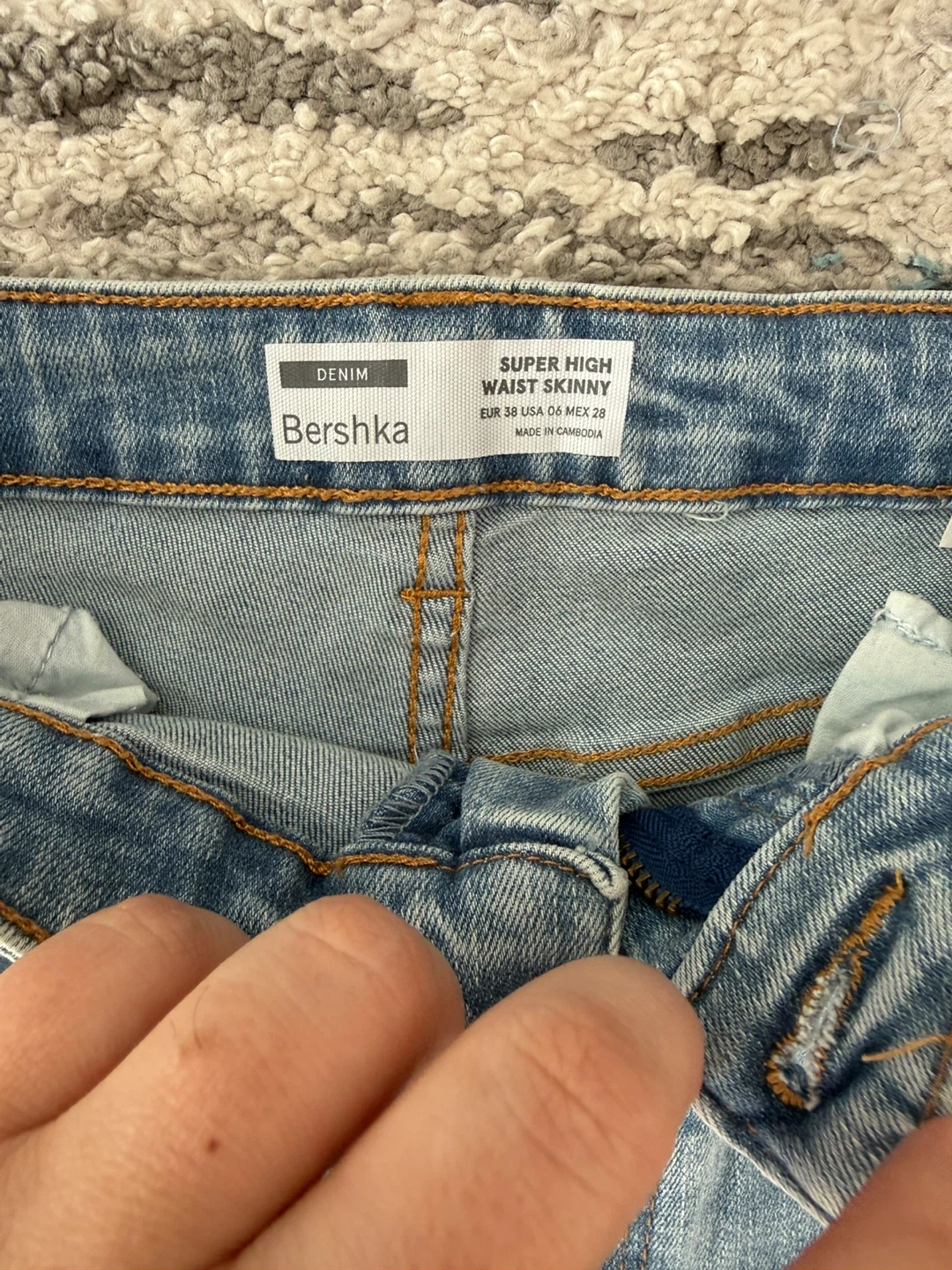 Bershka Super High Waist Skinny Jeans Size 6 - photo 2