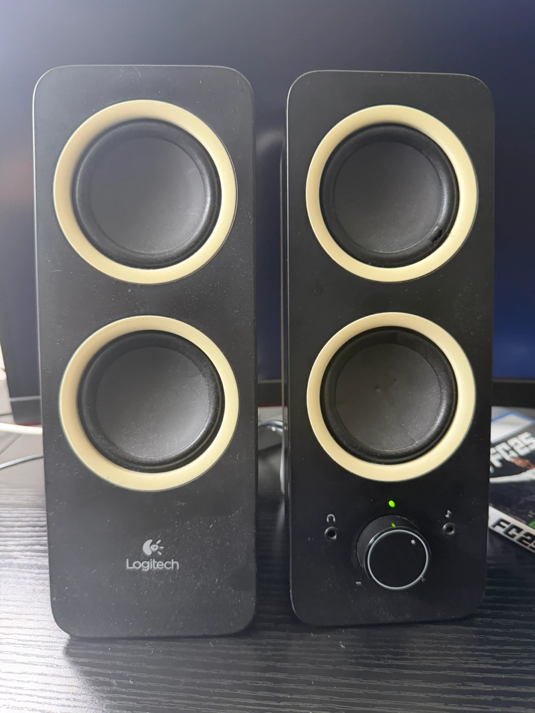 Logitech z200 2.0 PC Speakers