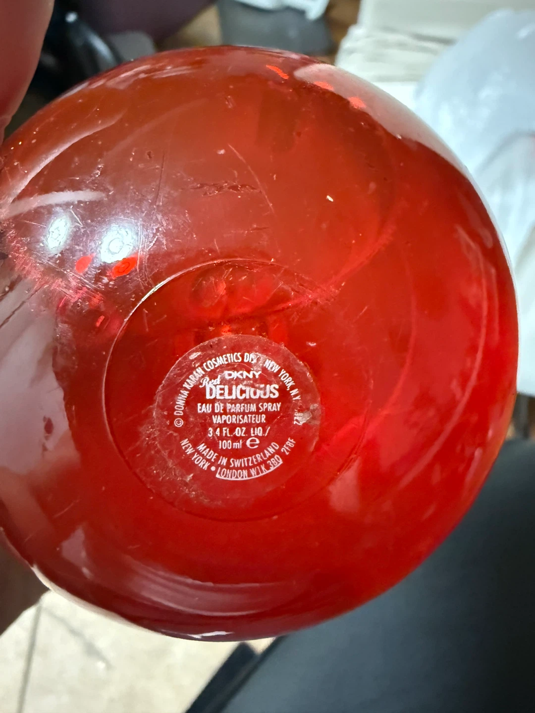 DKNY Red Delicious Eau de Parfum Spray 3.4 fl oz - photo 3