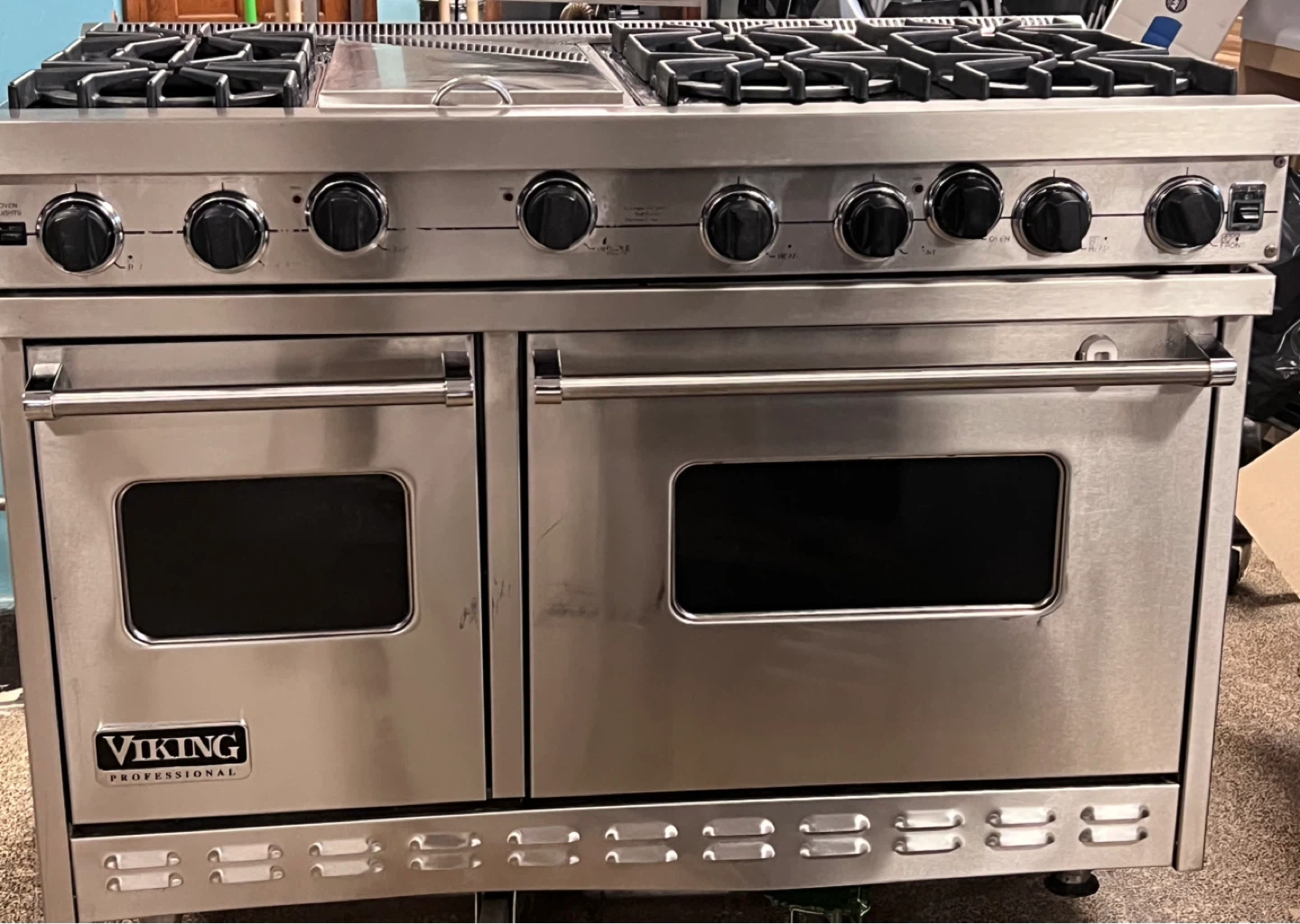 Viking Professional 6 Burner Gas Range with Griddle
