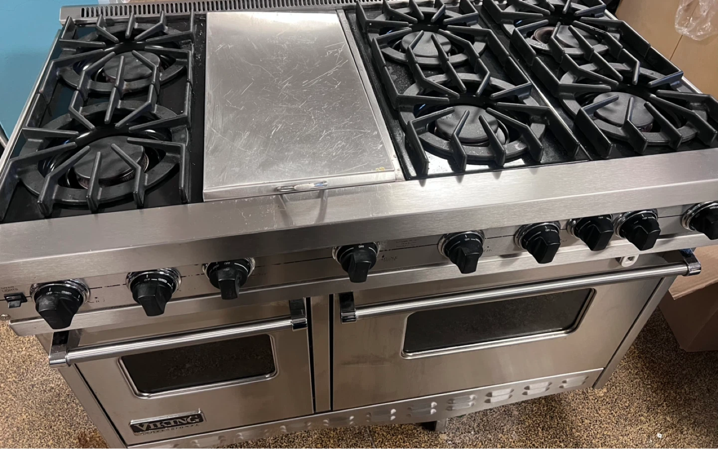 Viking Professional 6 Burner Gas Range with Griddle - photo 3