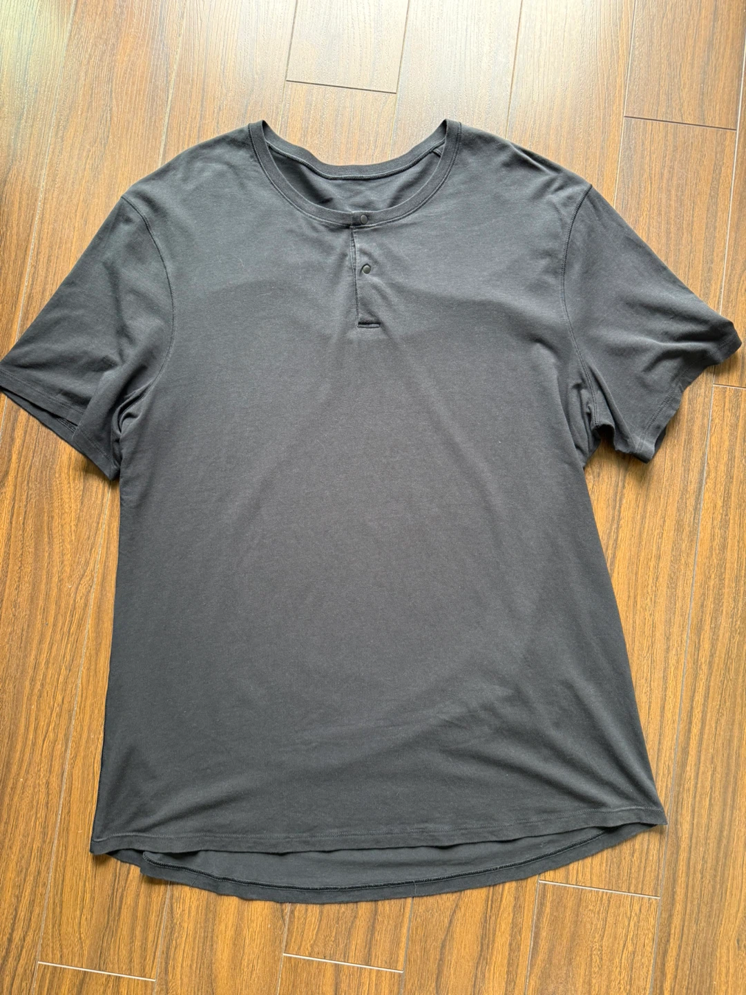 Lululemon Men's Henley T-Shirt