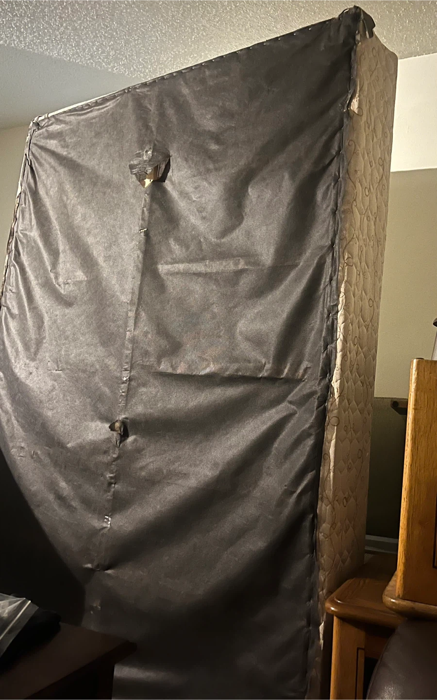 Mattress box spring with fabric cover