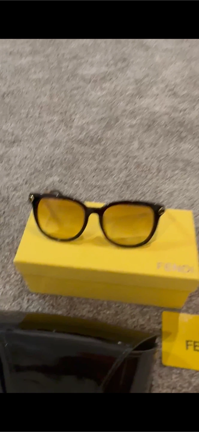 Fendi Sunglasses - photo 2