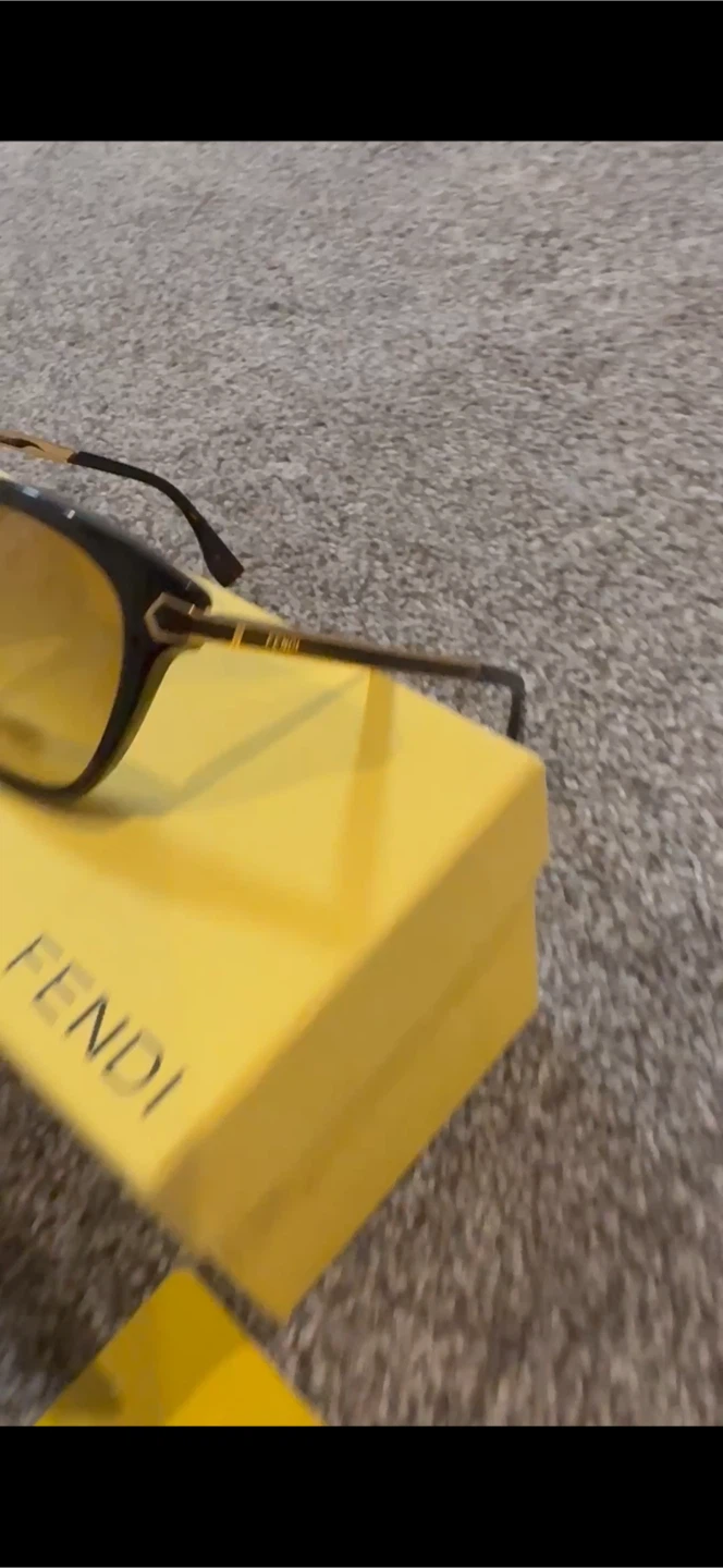 Fendi Sunglasses - photo 3