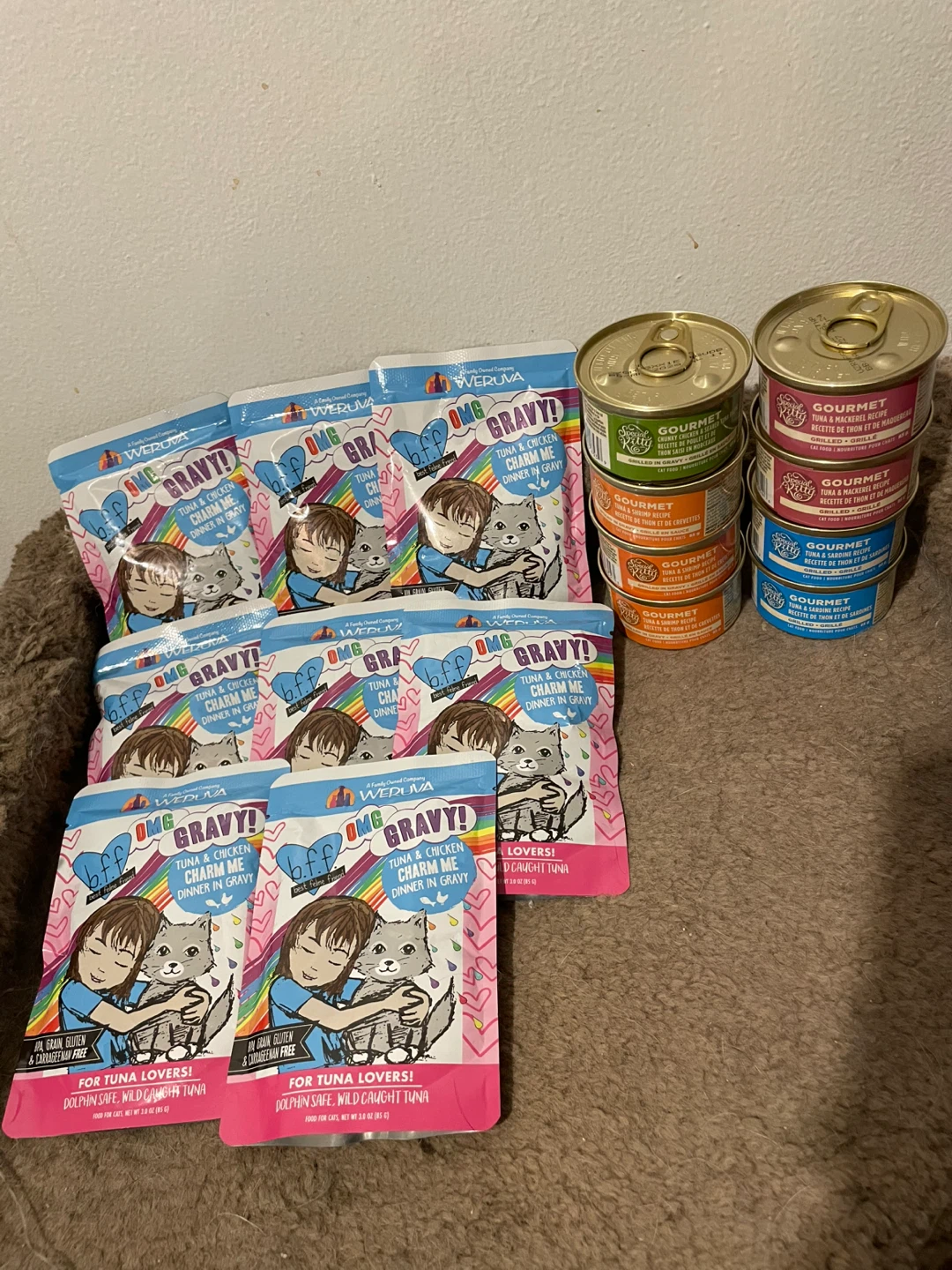 Wet Cat Food Lot