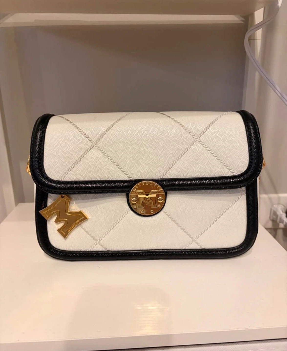 Metrocity Bag shoulder bag and a crossbody bag