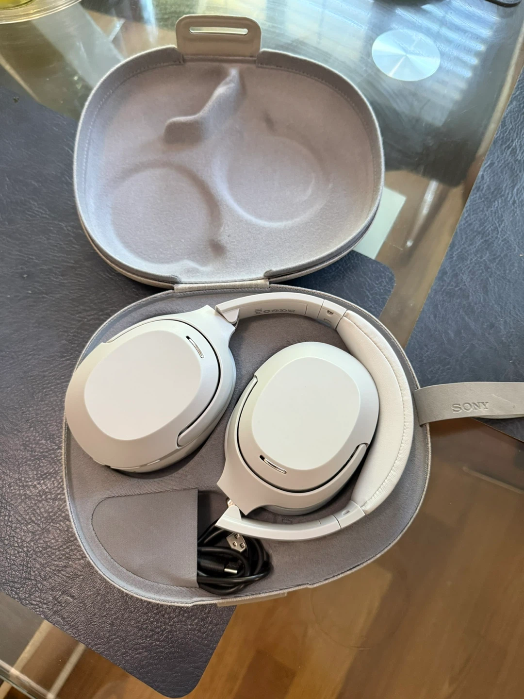 Sony WH-1000XM5Wireless Noise Cancelling Headphones - White