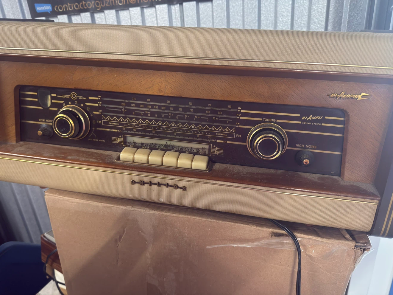 Philco S-4108 AM/FM Radio