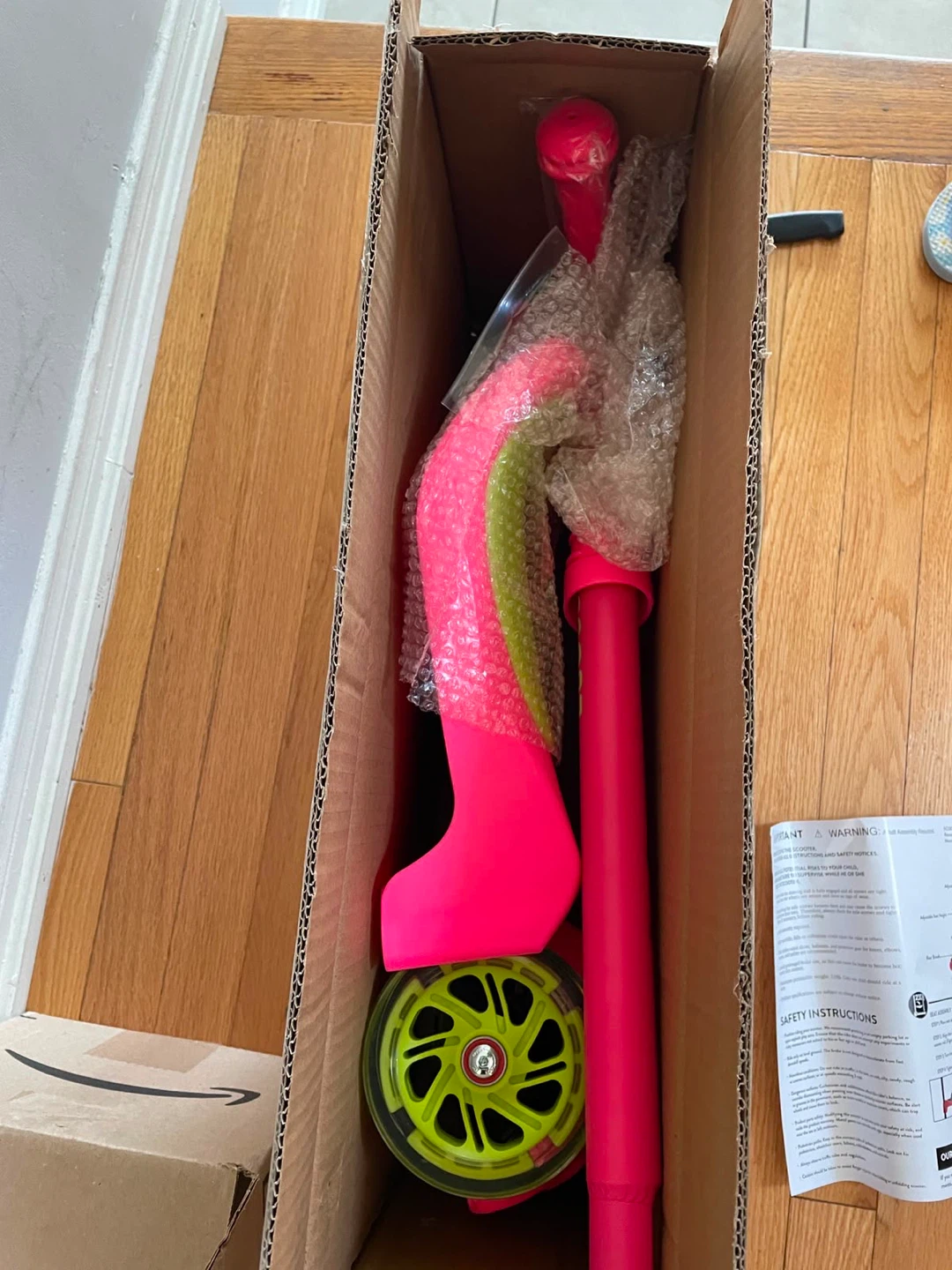 Lacoosta 2 in 1 kids scooter