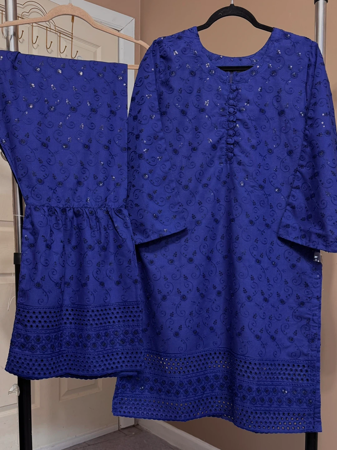 Pakistani cotton embroidered 2pc dress - photo 3