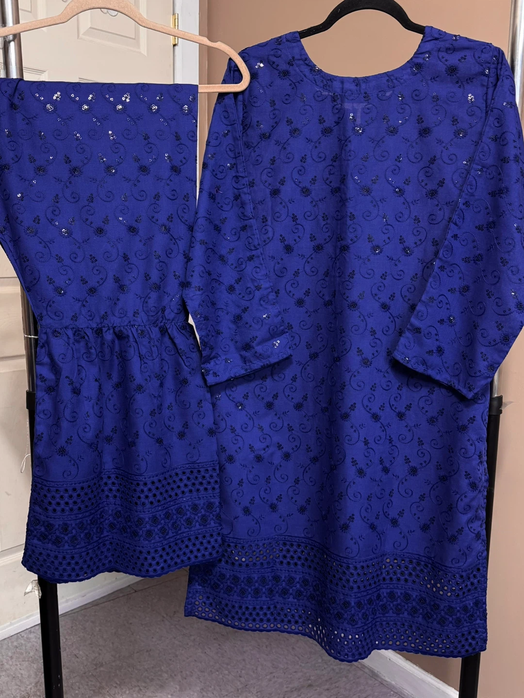 Pakistani cotton embroidered 2pc dress - photo 4