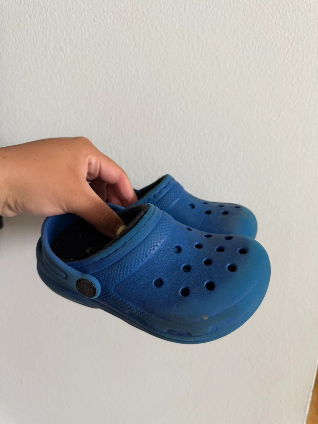 Kids' Blue Lined Crocs Size 9C