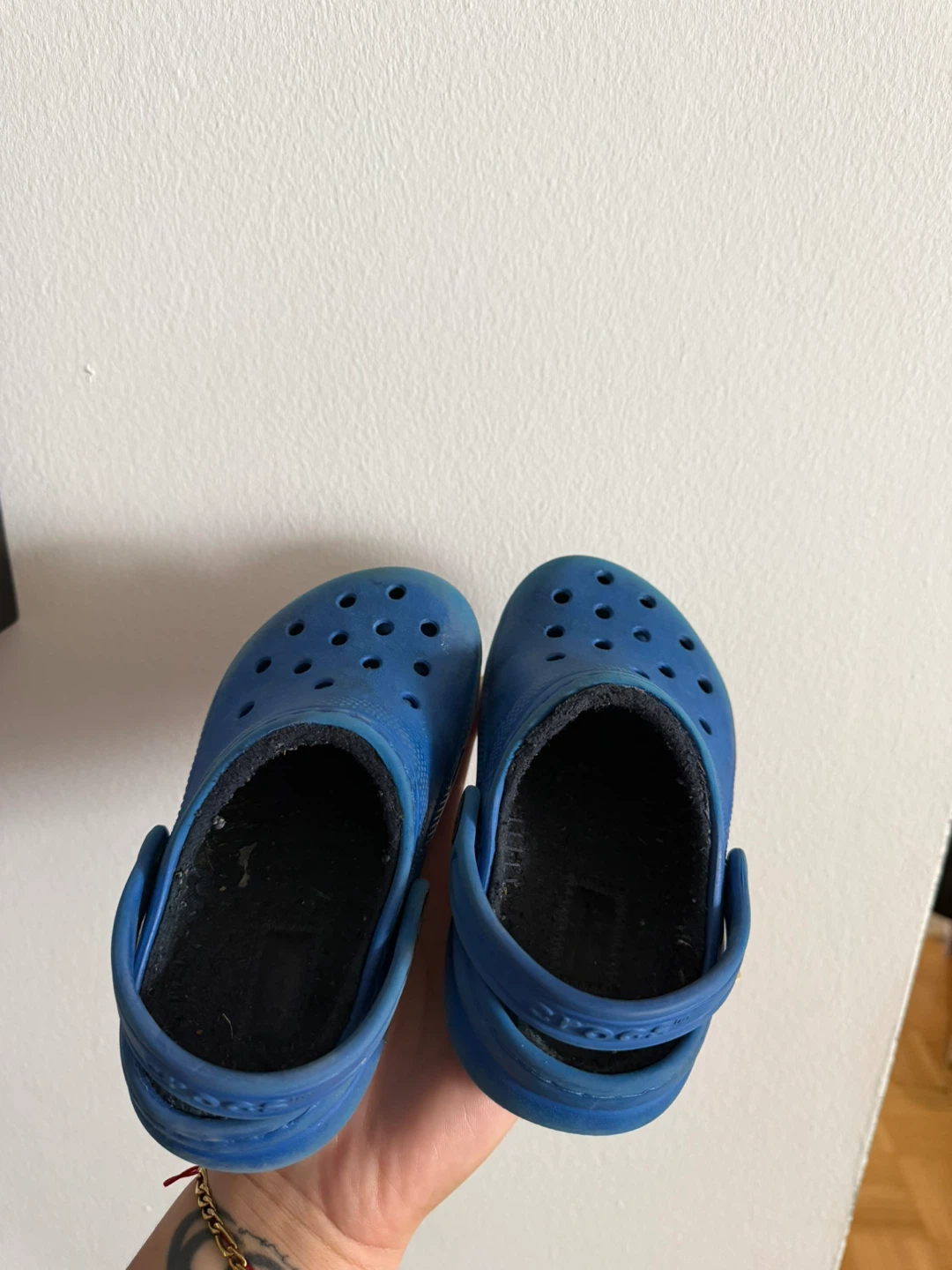 Kids' Blue Lined Crocs Size 9C - photo 3