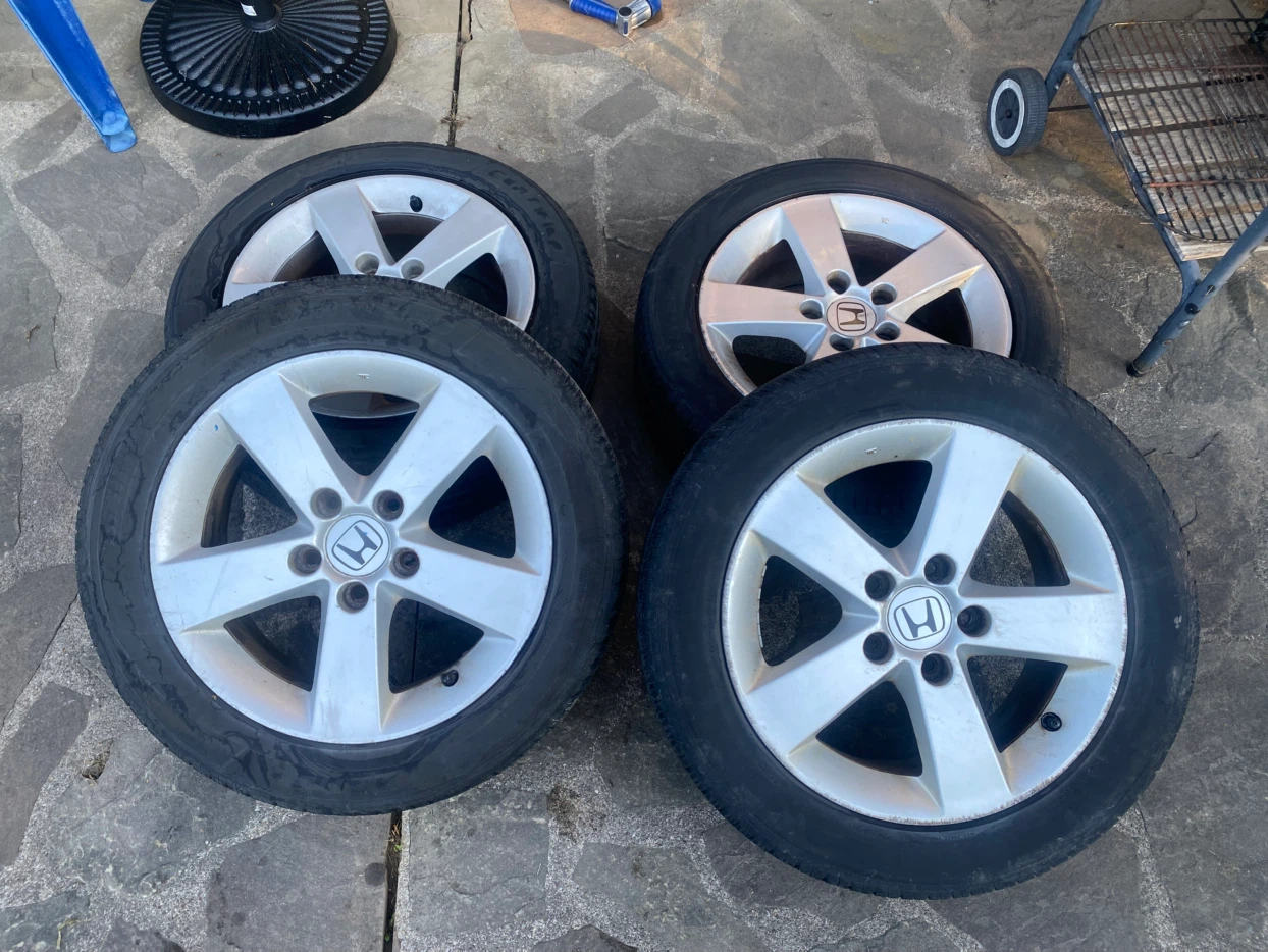 Honda Alloy Wheels with all season Tires Set of 4 - photo 3