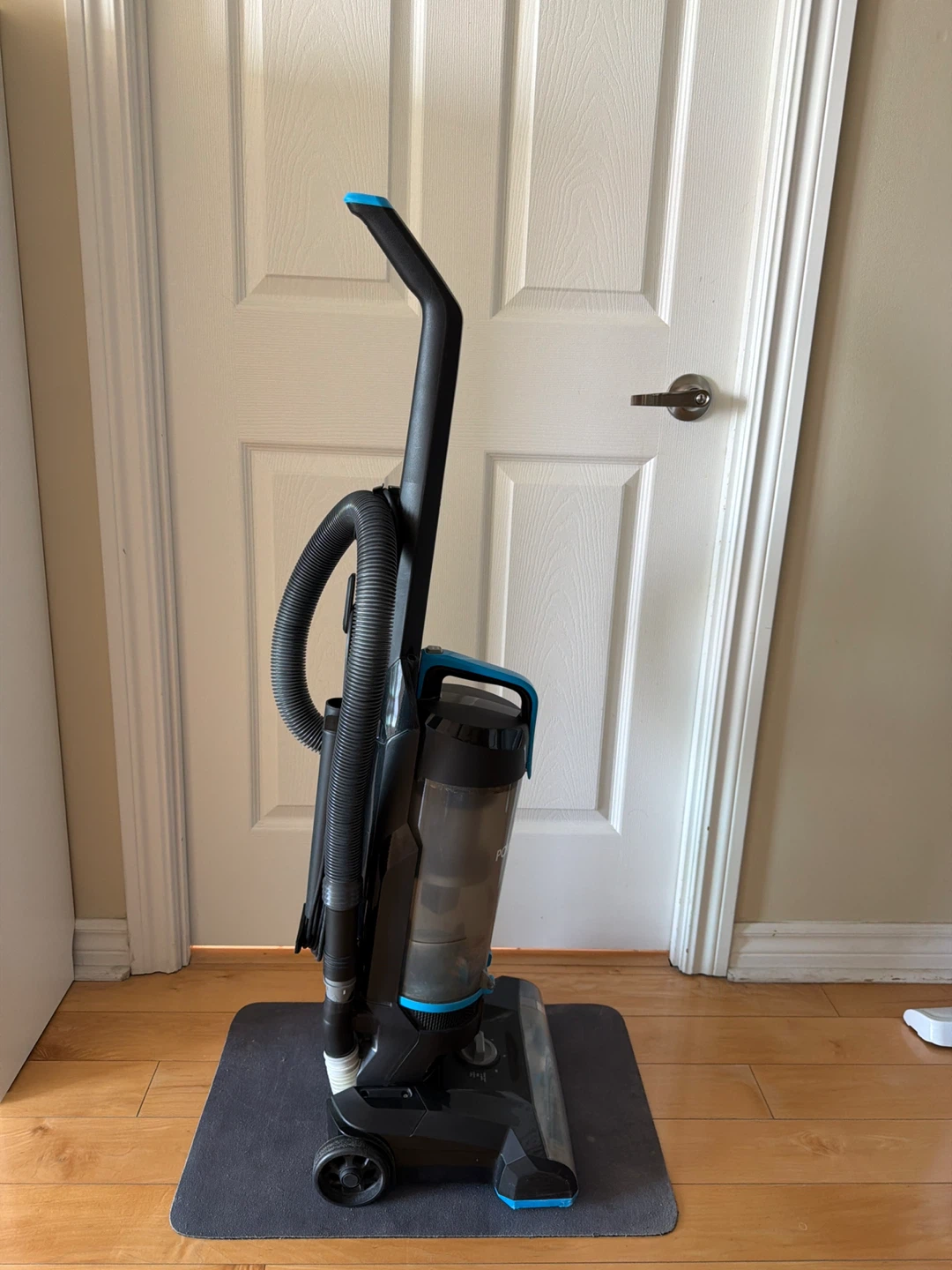 Bissell PowerForce Vacuum Cleaner - photo 4