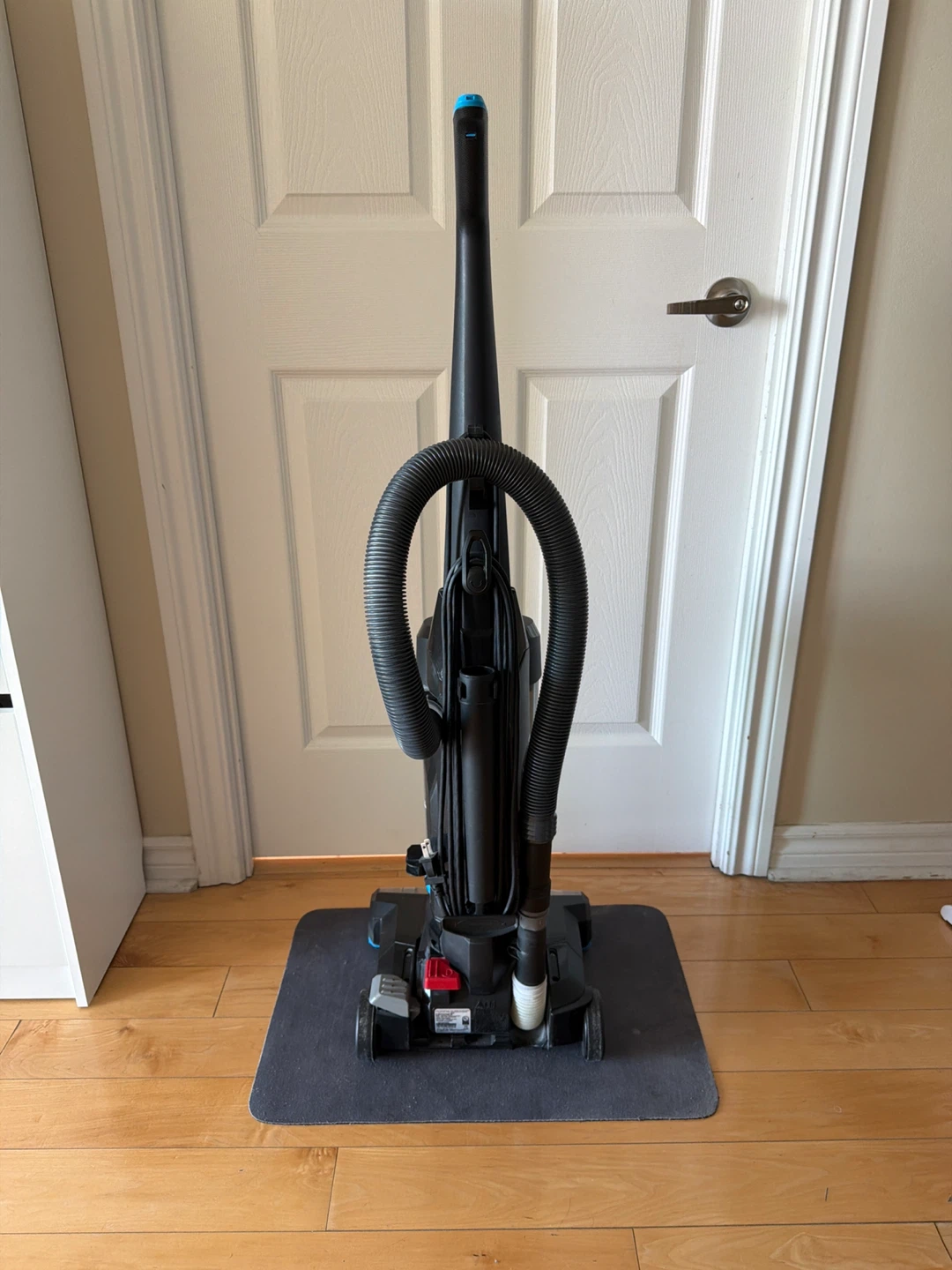Bissell PowerForce Vacuum Cleaner - photo 5