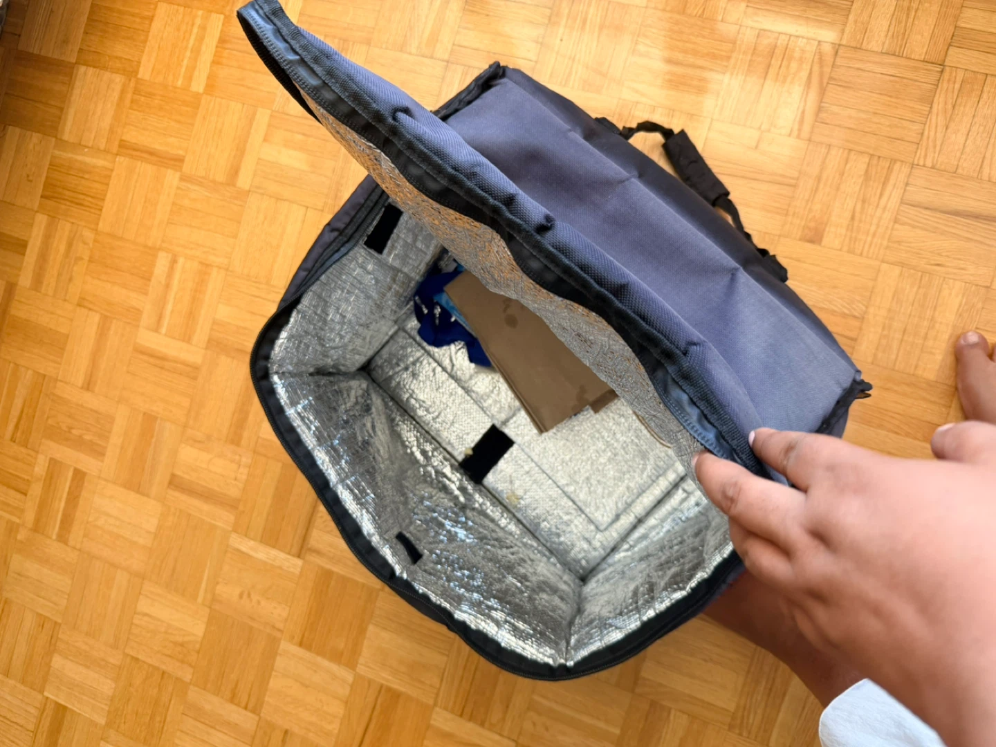 SkipTheDishes Insulated Delivery Bag - photo 3