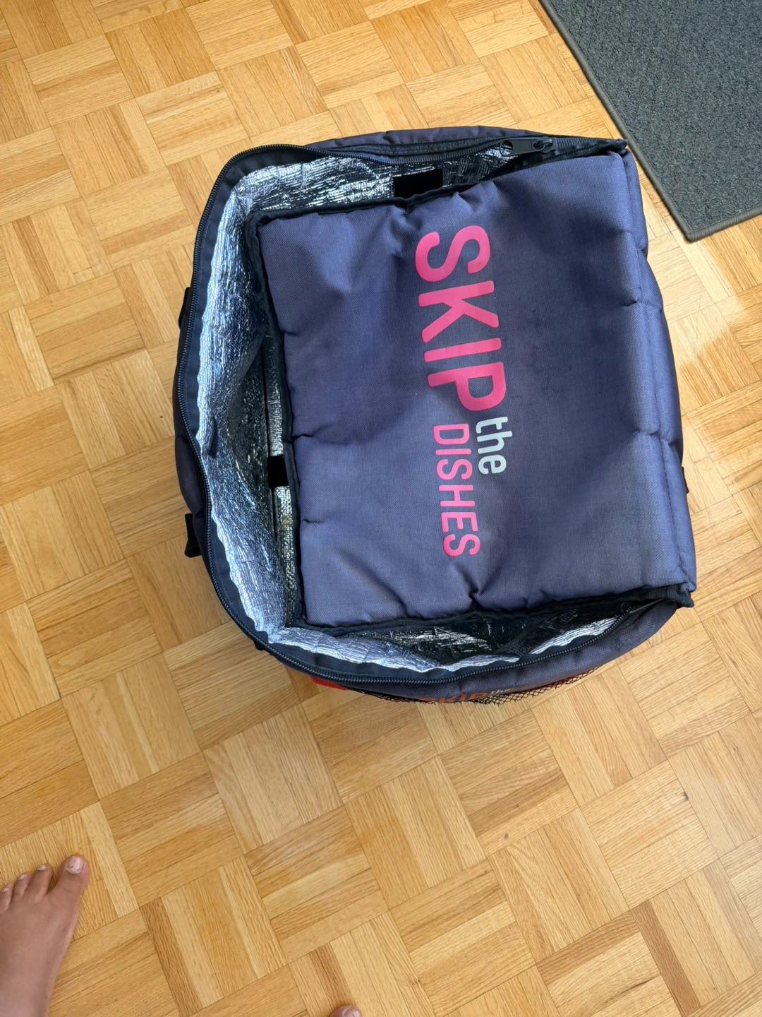 SkipTheDishes Insulated Delivery Bag