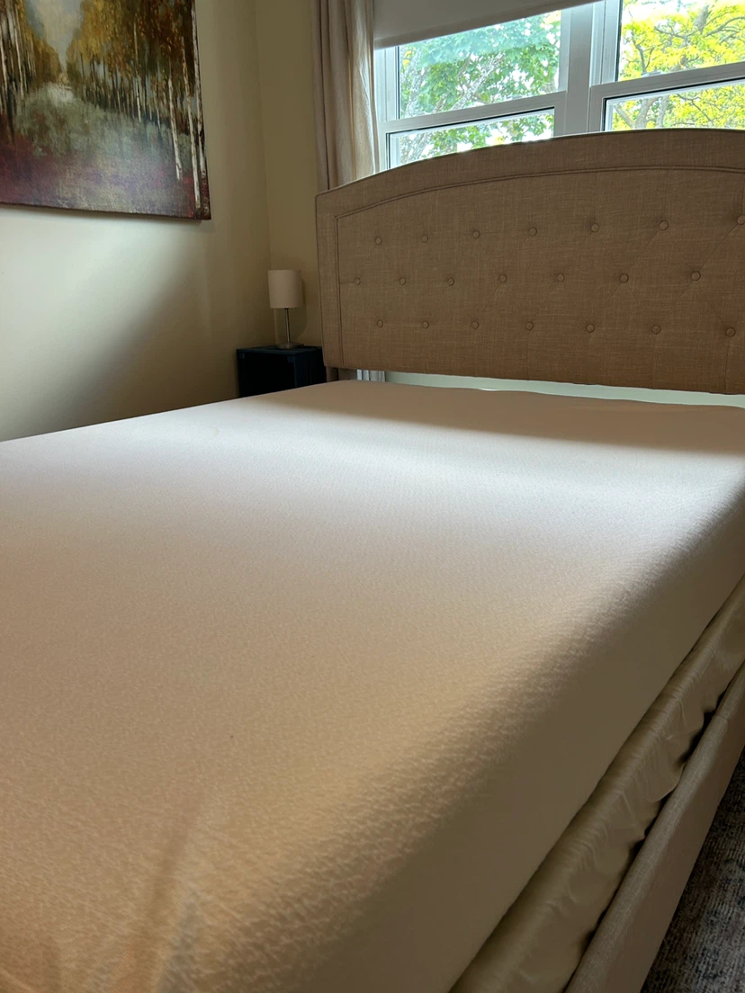 Queen bed, frame box spring mattress - photo 2