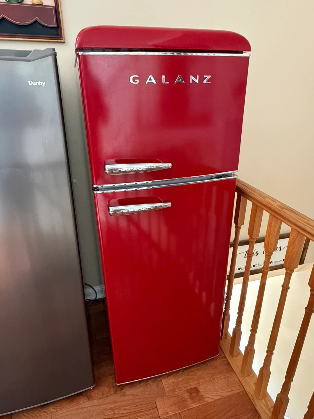 Galanz Retro Style 7.6 cu.ft Top Freezer Refrigerator - photo 2