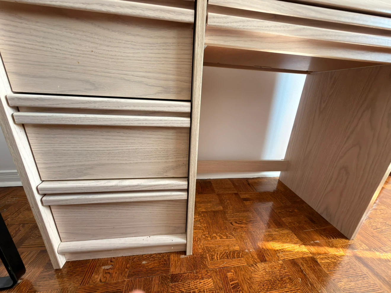 Light Wood Desk with Drawers - photo 2