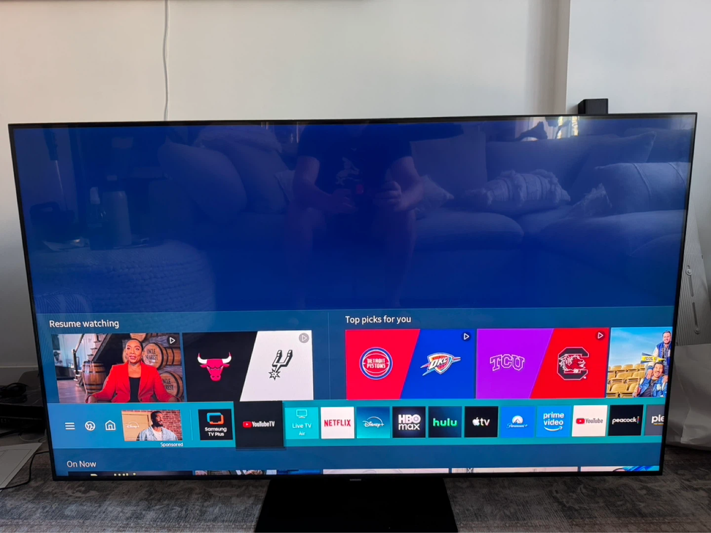 Samsung - 55" Class Q80T Series QLED 4K UHD Smart Tizen TV