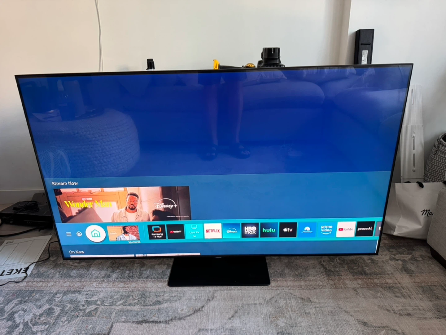 Samsung - 55" Class Q80T Series QLED 4K UHD Smart Tizen TV - photo 2