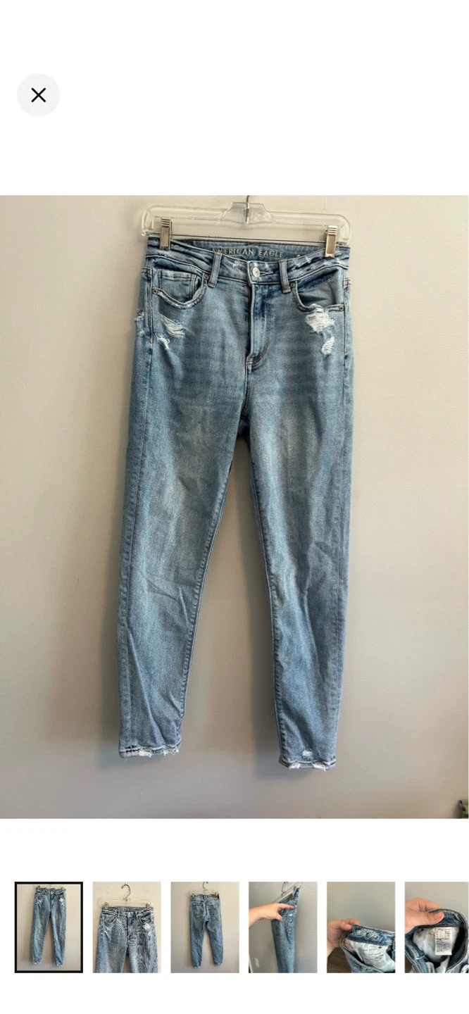 American Eagle Mom Jean Light Wash Distressed Denim