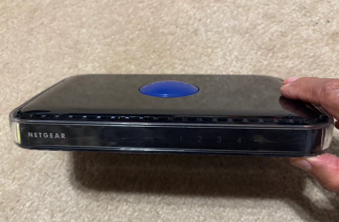Netgear N600 WNDR3400v2 Dual Band Wireless Router - photo 3