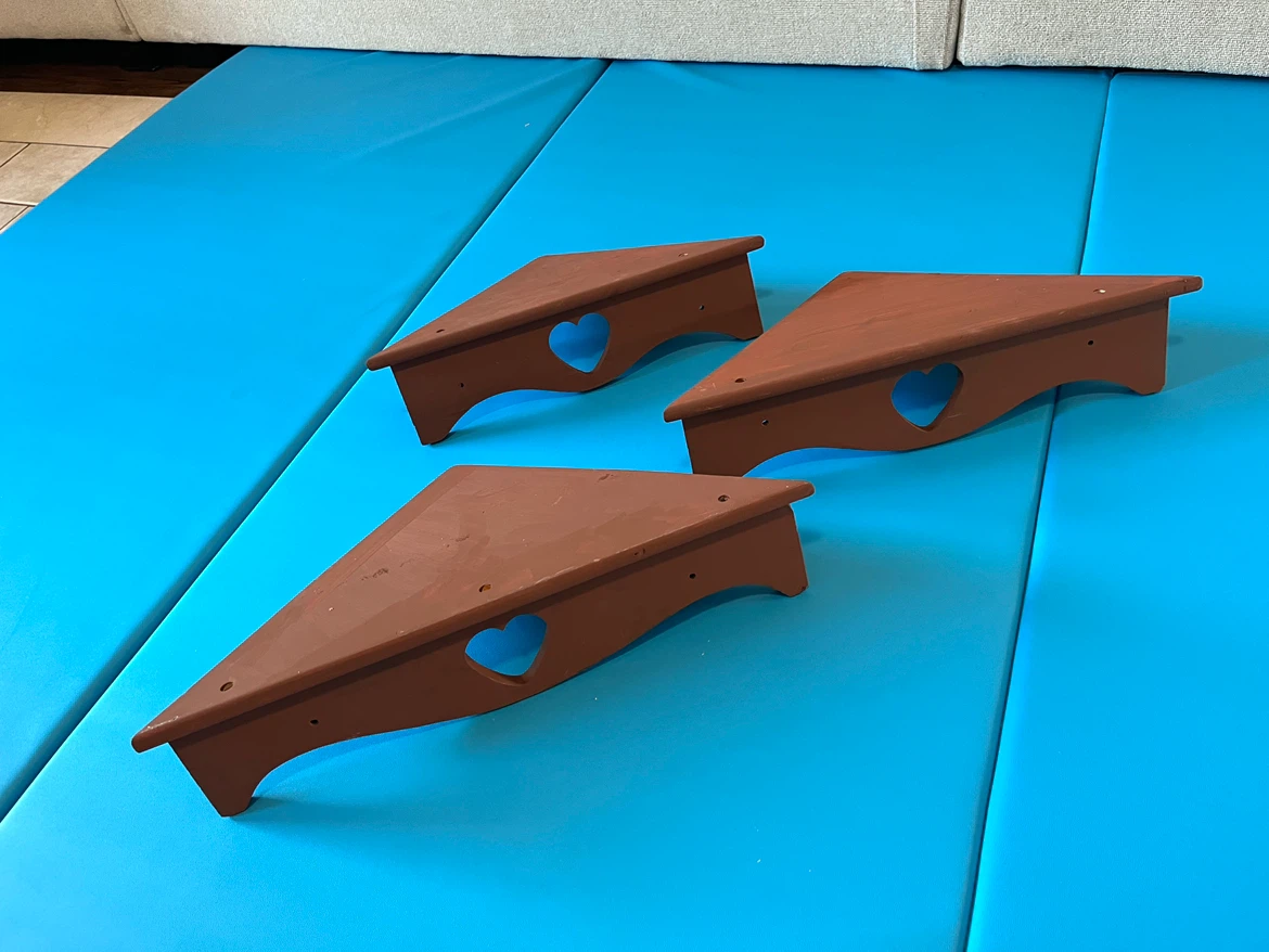 Set of 3 Wooden Corner Shelves with Heart Cutouts