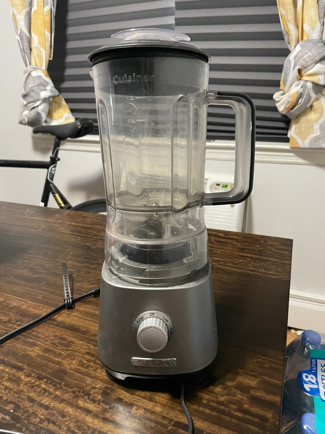 Cuisinart Blender - Great for smoothies, sauces and more!